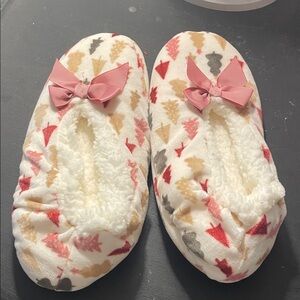 Cozy Fleece Slippers with Pink Bow
